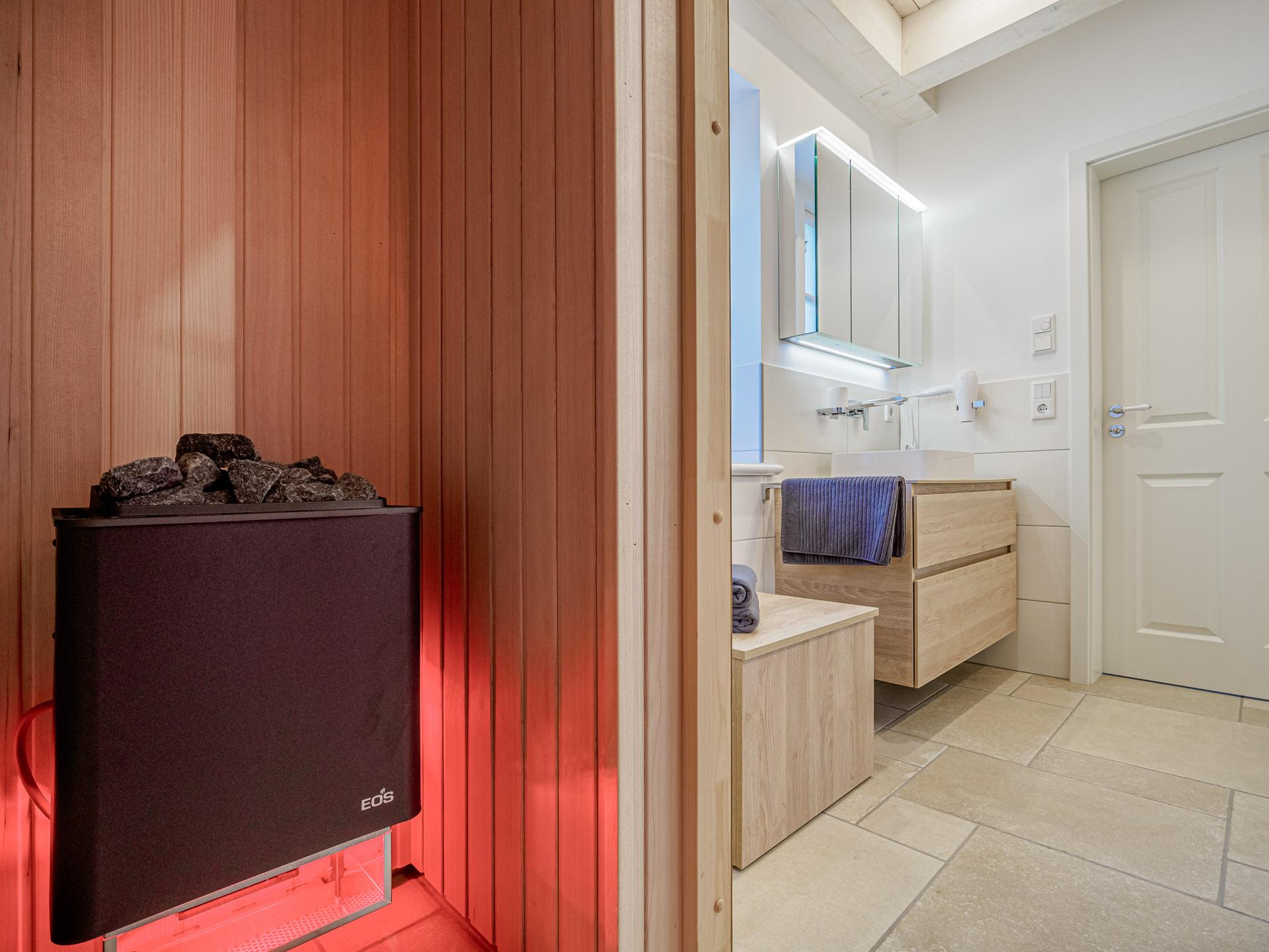 08-3-bathroom-3.jpg